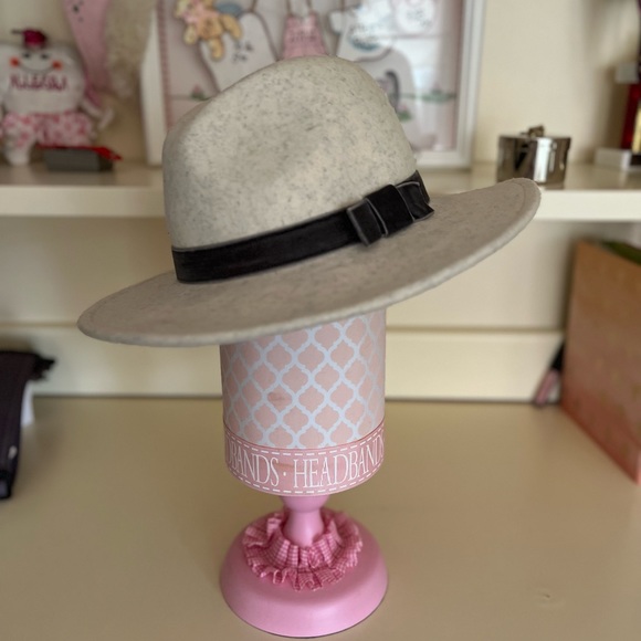 NWT- ivory wool fedora from Janie & Jack (6-8) - Picture 3 of 5